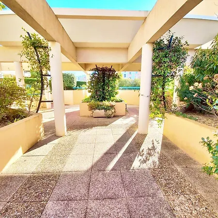 Caresse D'azur - Classe 2 Etoiles Frejus